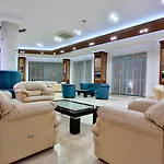 Mirabell فندق